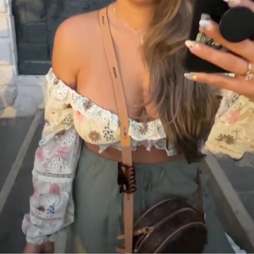 ASOS Cream Floral Ruffle Off-Shoulder Crop Top - Picture 3 of 3